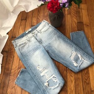 Hollister Straight leg Jeans 📍